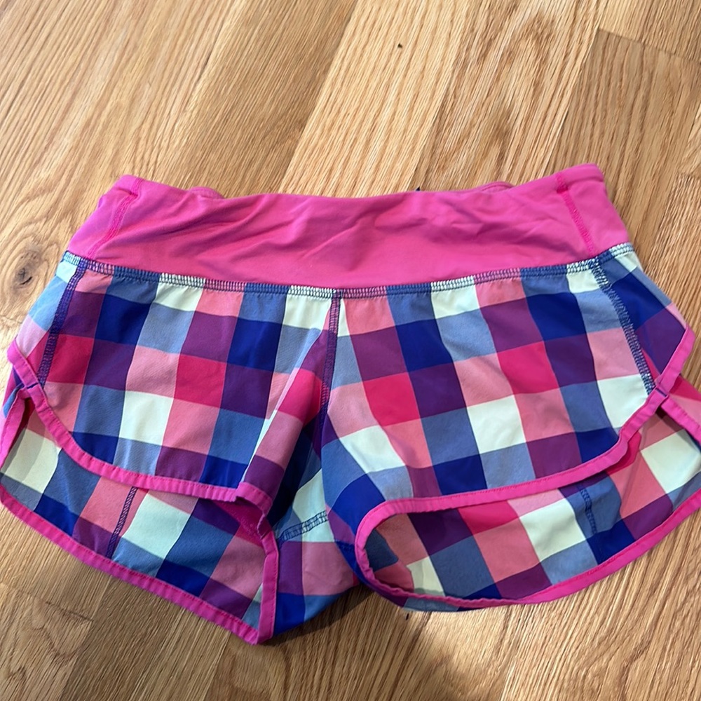 lululemon speed short size 4 multicolor pattern.